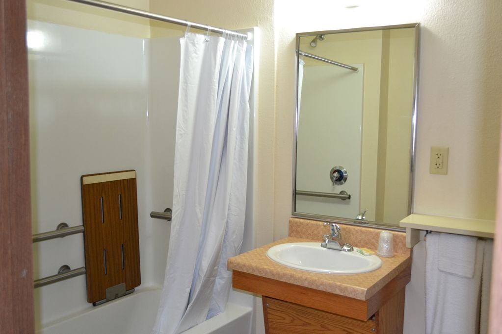 Woodspring Suites Memphis Northeast Room photo